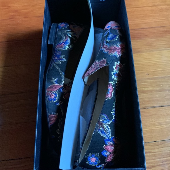 🐰=$12 Naturalizer shoes size 7 1/2 - Picture 6 of 7